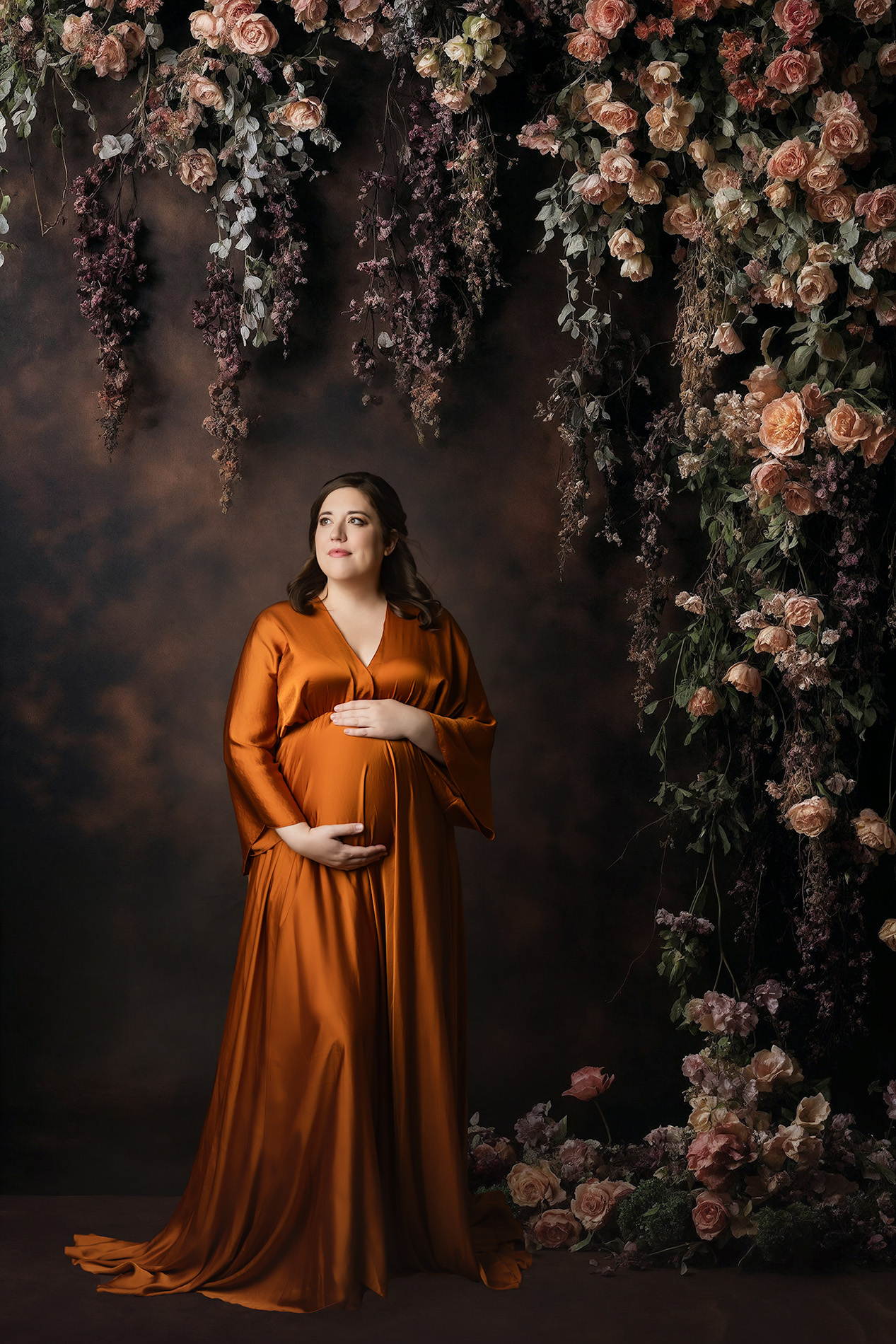 maternity-mother-in-golden-dress-under-the-weeping-floral-fine-art-maternity-photo-shoot-greensboro-maternity-photographer