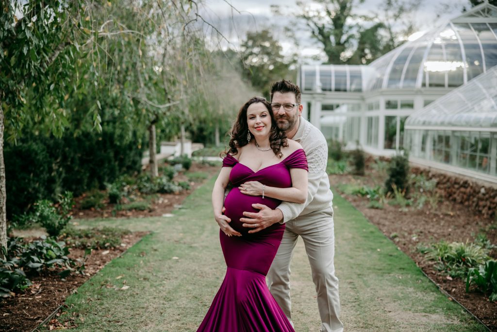 reynolda-garden-maternity-session-pregnant-mother-winston-salem-family-photographer