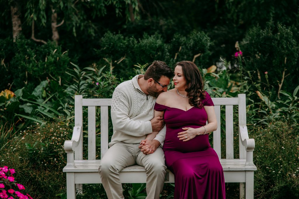 reynolda-garden-maternity-session-pregnant-mother-winston-salem-family-photographer